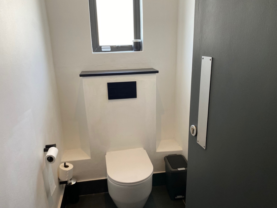 To Let commercial Property for Rent in De Waterkant Western Cape